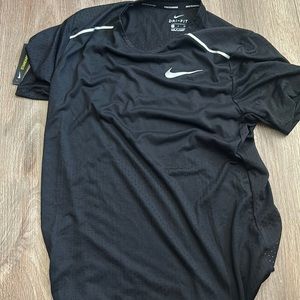 COPY - NWT Dri Fit Running top